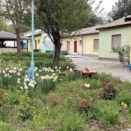 Bungalows Raiski Kat ヴァルナ エクステリア 写真